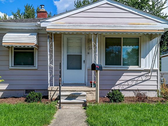 3rd image of 21076 Ehlert Ave