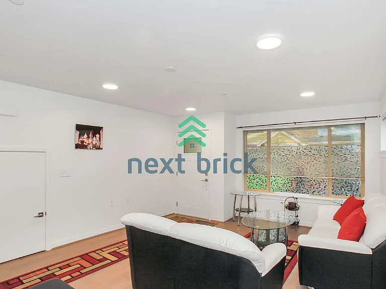 1438 158th Ct NE — Photo 3