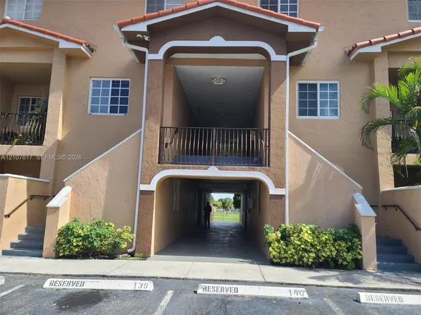 17415 NW 75th Pl APT 103, Hialeah, FL 33015