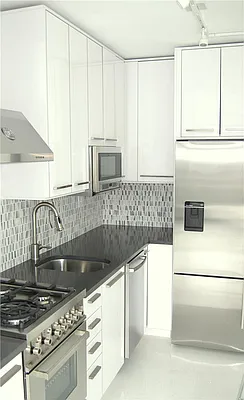 Rented by Domus Realty | media 25