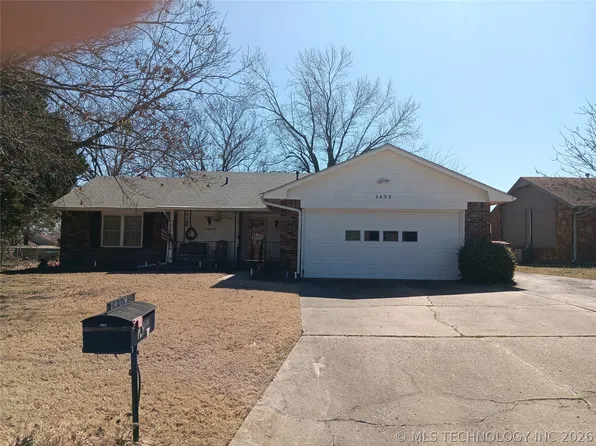1453 Paradise Ln, Claremore, OK 74017