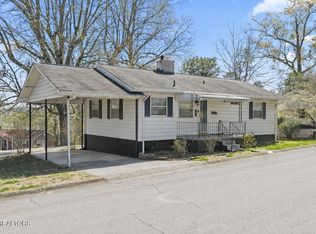 101 Glendale Ln, Oak Ridge, TN 37830