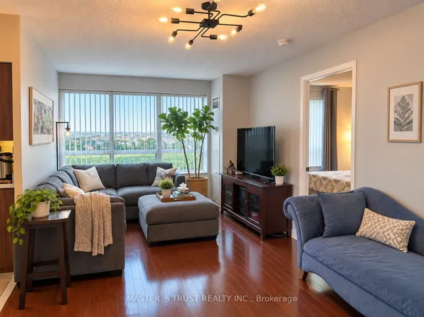 11 Oneida Cres #704, Richmond Hill, ON L4B 0A1