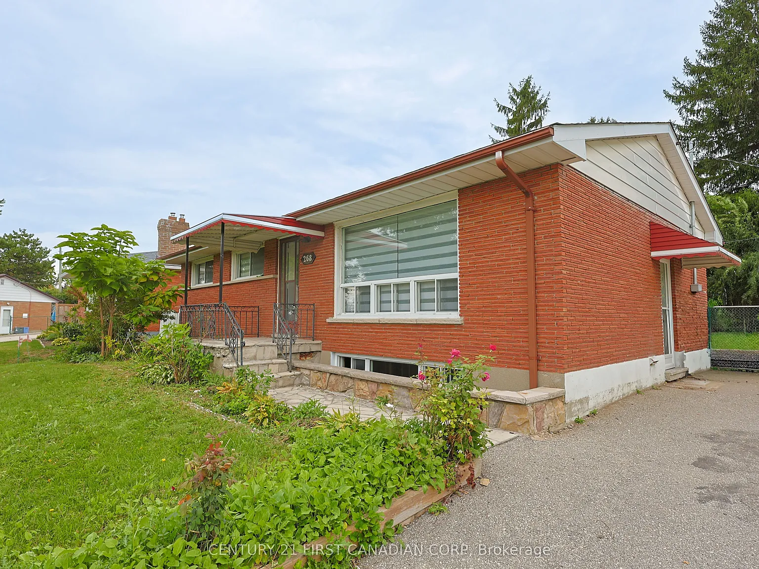 3 bed, $2,090 — Photo 3