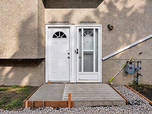 3rd image of 3621 S 28a Ave SE