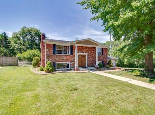 1213 Ranworth Dr, Godfrey, IL 62035