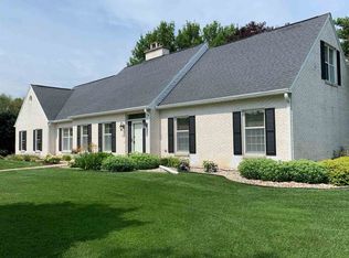 110 E Knollwood Way, Platteville, WI 53818