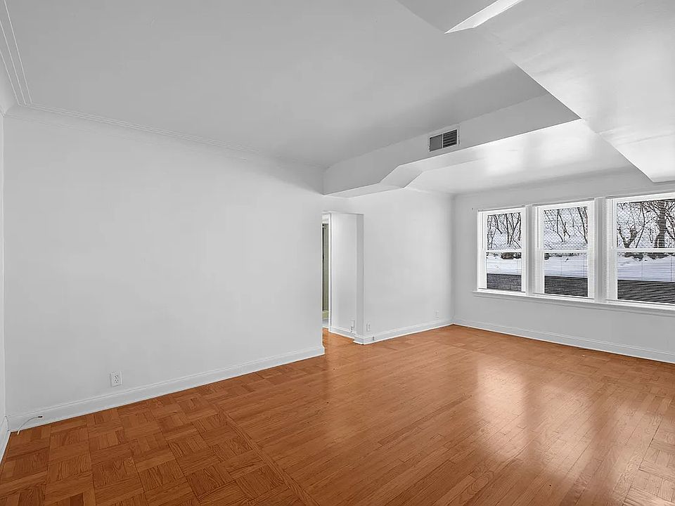 1st image of 745 Westwood Dr #1