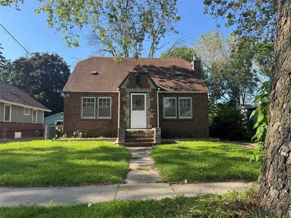 2711 Des Moines St, Des Moines, IA 50317