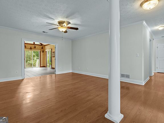 5th image of 895 Scenic Lake Dr