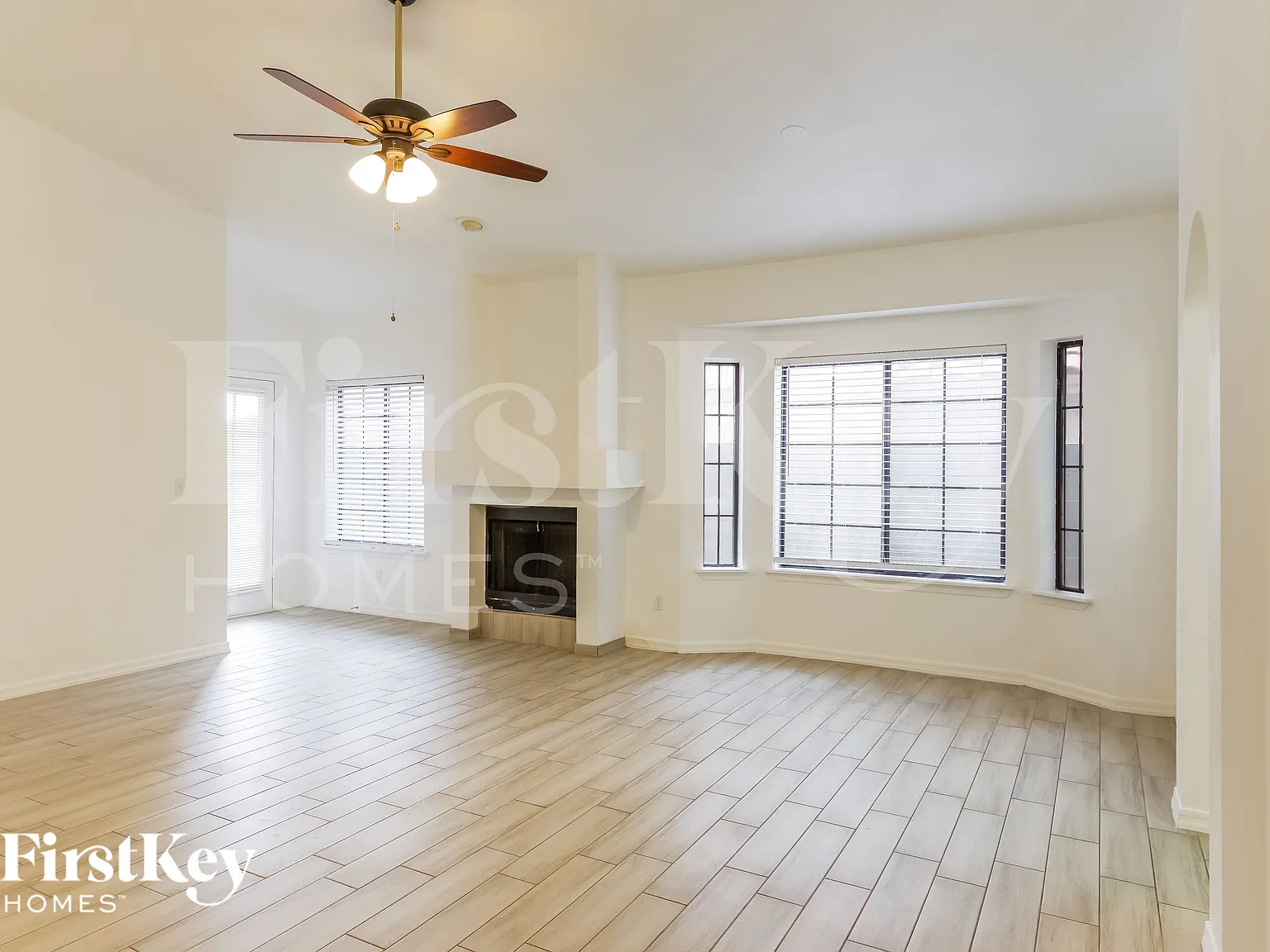 3 bed, 2.0 bath, 1347 sqft, $1,975 — Photo 4