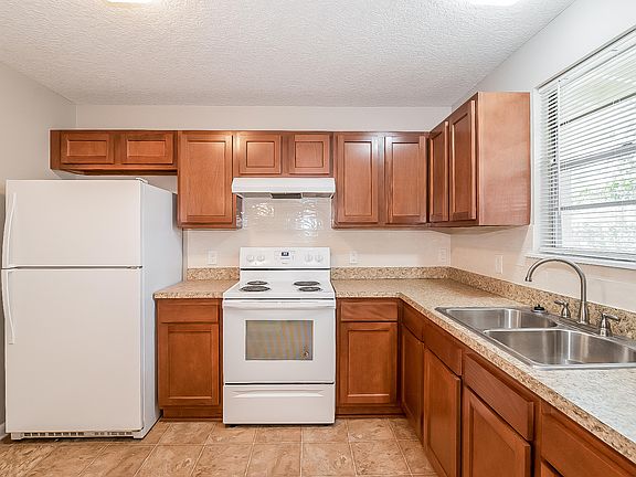 5th image of 3823 Anvers Blvd