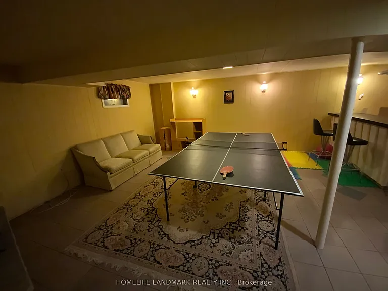 2293 Delkus Cres — Photo 12