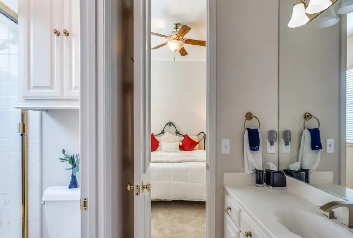 3 bed, 2725 sqft, $5,000 — Photo 4
