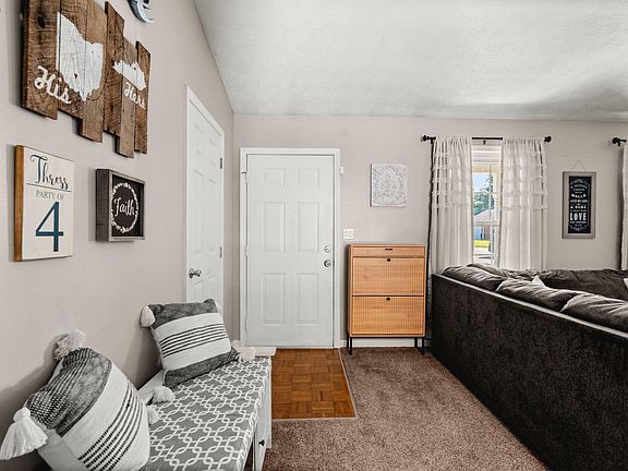 4th image of 118 Jeremy Dr