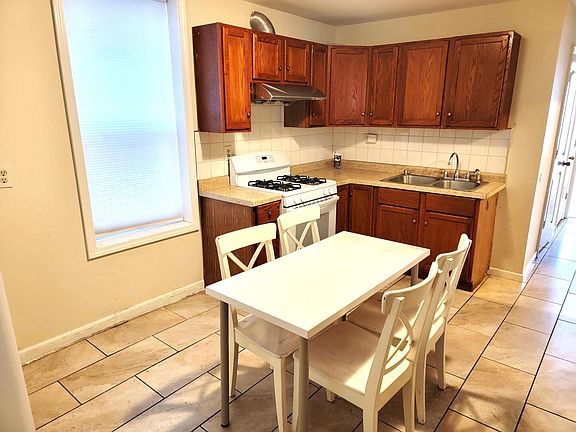 3rd image of 4146 S Albany Ave Floor 1