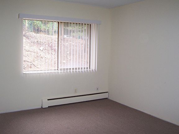 Has balcony and A/C
