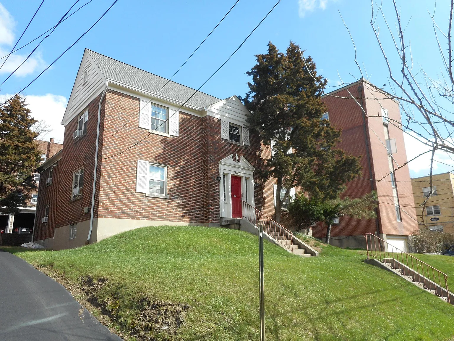 2 bed, 850 sqft, $1,575 — Photo 1