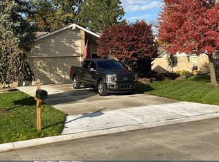 40406 Guilford Rd, Novi, MI 48375