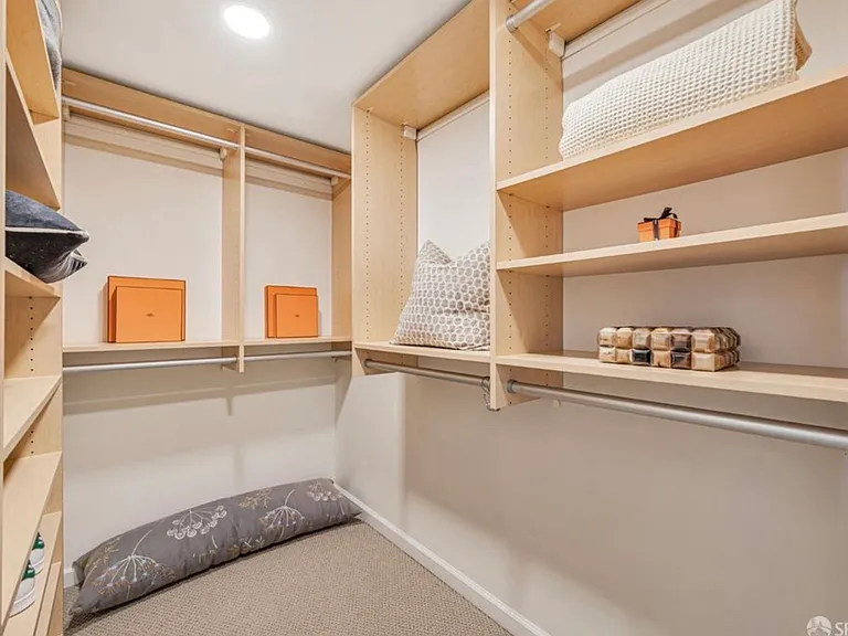 1177 California St #212 — Photo 9