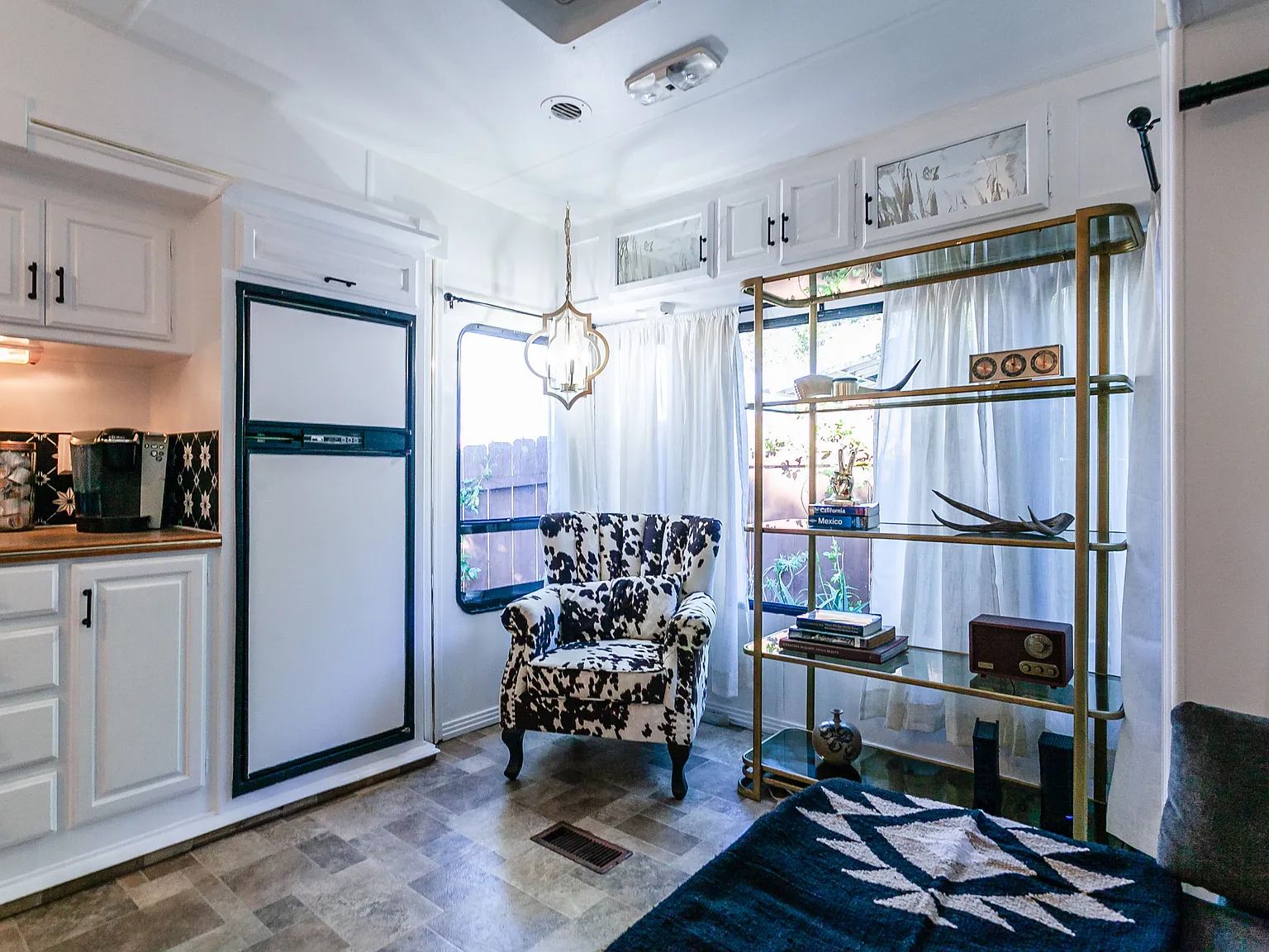 1 bed, 415 sqft, $2,400 — Photo 3