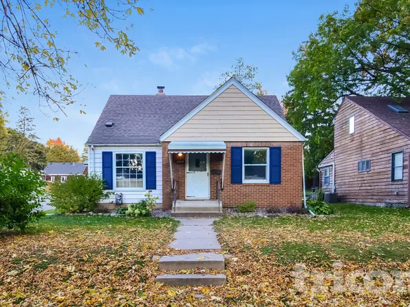 2942 Zenith Ave N, Robbinsdale, MN 55422