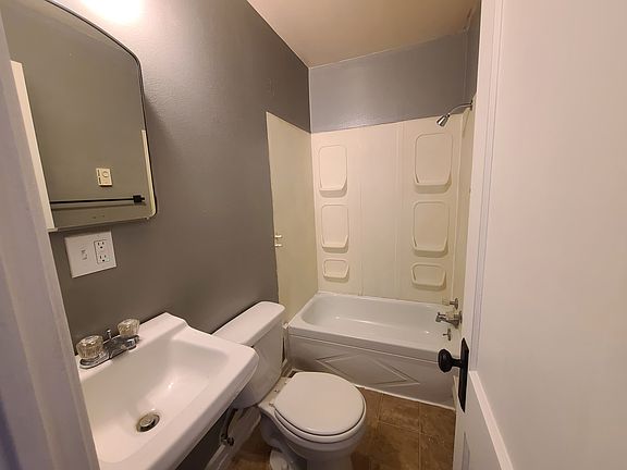 5th image of 711 8th Ave #10
