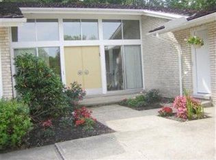 3318 Bremerton Rd, Pepper Pike, OH 44124