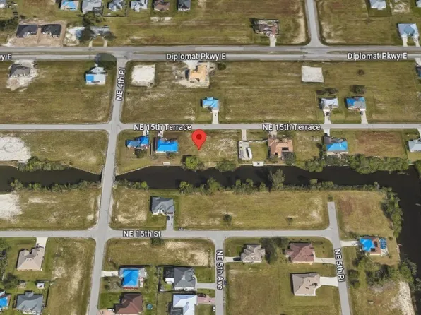 424 NE 15th Ter, Cape Coral, FL 33909