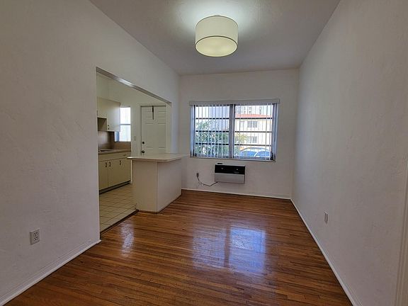4th image of 30 Madeira Ave #1