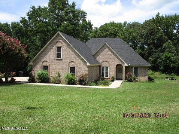 2780 N Crockett Rd, Sarah, MS 38665