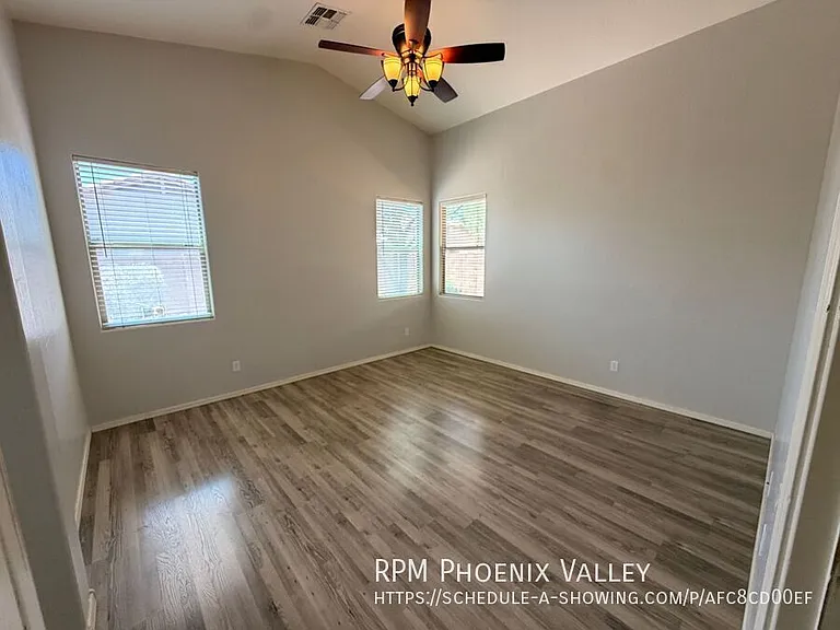 17057 W Manchester Dr — Photo 11