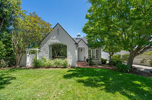 1208 McDonald Ave Photo 1