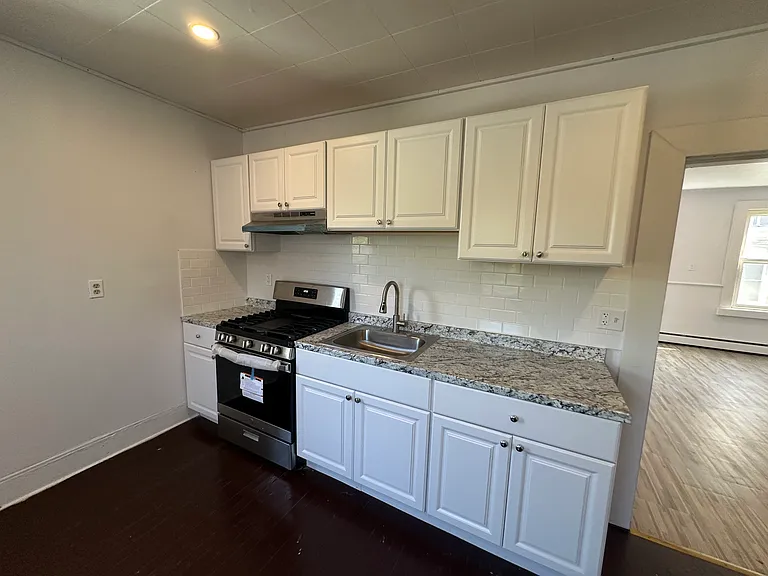 7 Hill St #2 — Photo 9