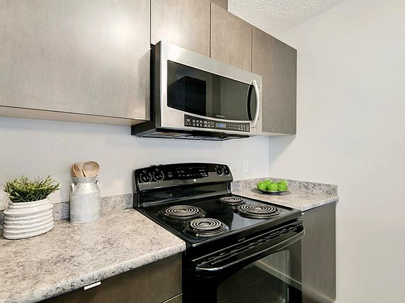 5th image of 344 Windermere Rd NW #330