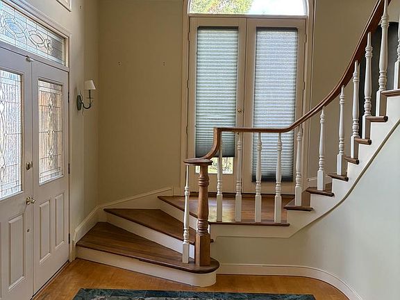 3rd image of 101 Robert Rd