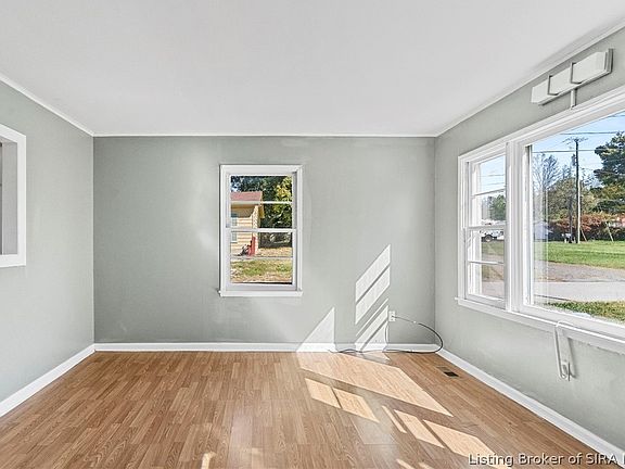 5th image of 290 Marine Street