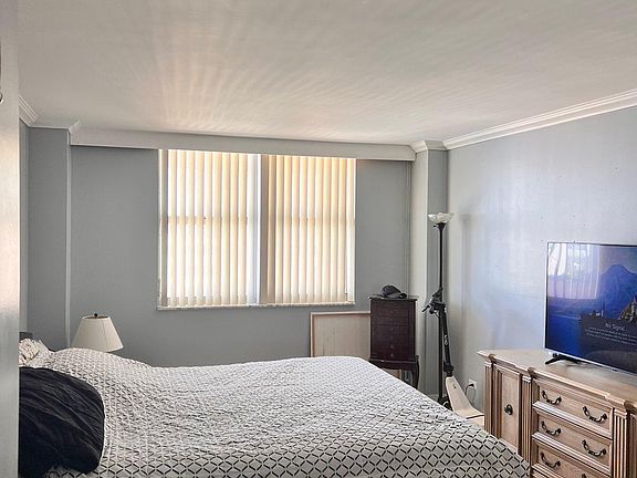 3rd image of 250 174th St APT 2308