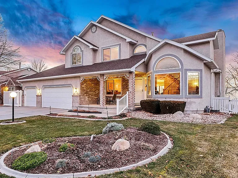 12032 S Bluff View Dr — Photo 2