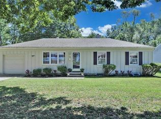 9615 Grandview St, Overland Park, KS 66212