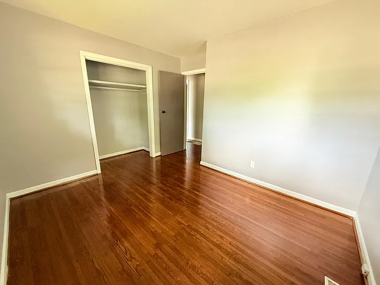 1221 Maple St — Photo 18
