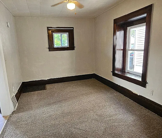 305 Cole Ave — Photo 4