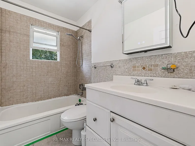 115 Kings Forest Dr — Photo 16