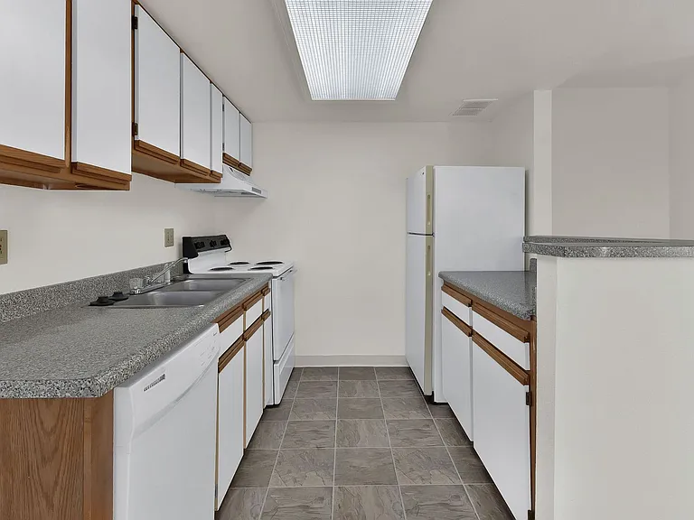 Hilton Street Apartments — Photo 36