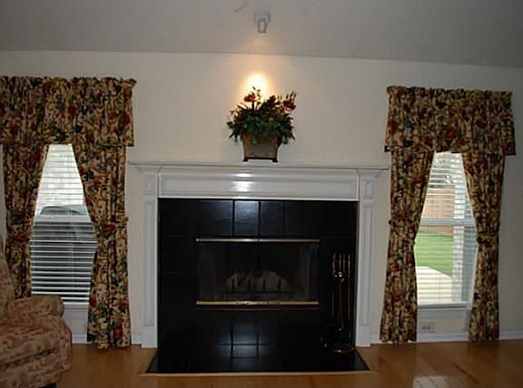 4th image of 2338 Briarbrook Ln