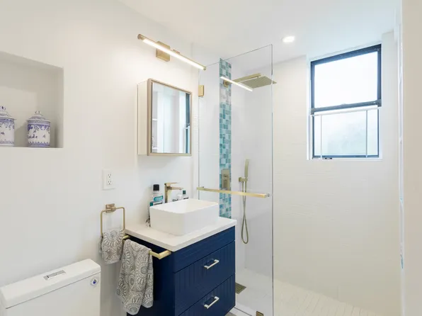 865 United Nations Plaza image 9 of 9