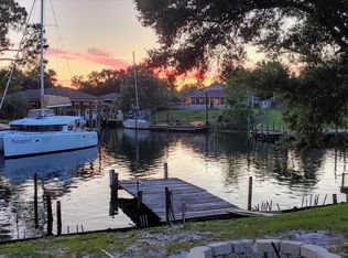 975 Coronado Dr, Gulf Breeze, FL 32563