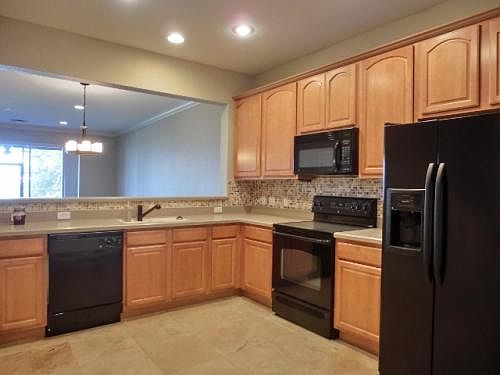 2nd image of 2261 Stockton Dr