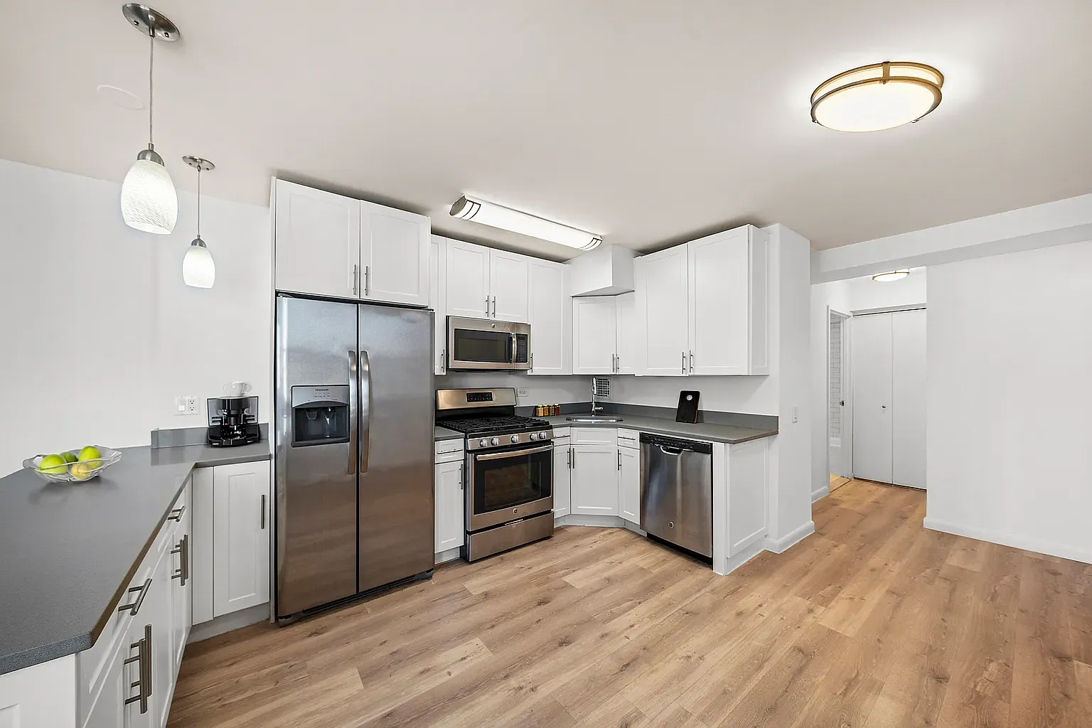 355 South End Avenue — Photo 1