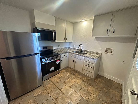 4th image of 138 Vandenburg Dr #B